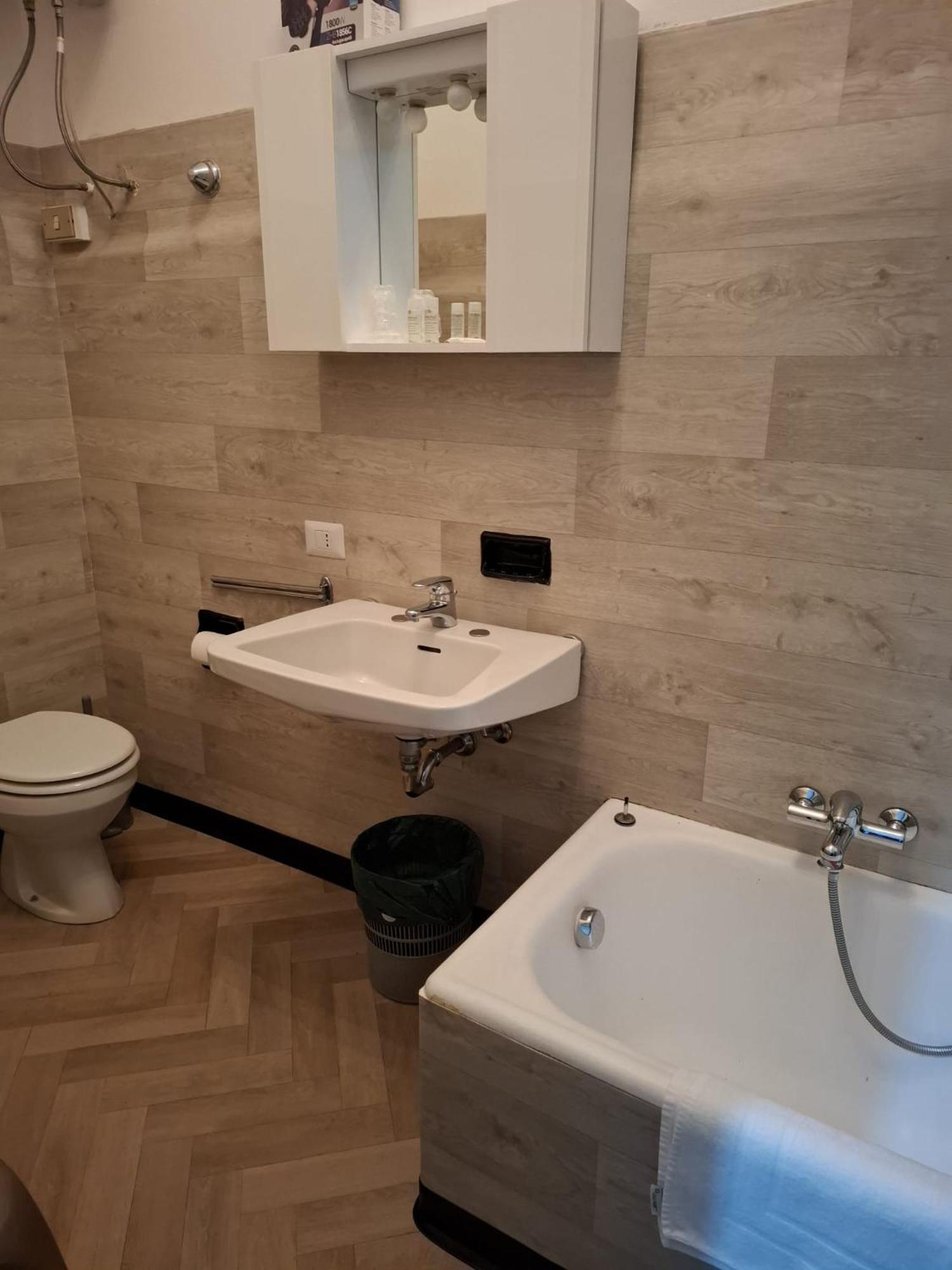 Villa Terzaghi Gorla Minore Kültér fotó